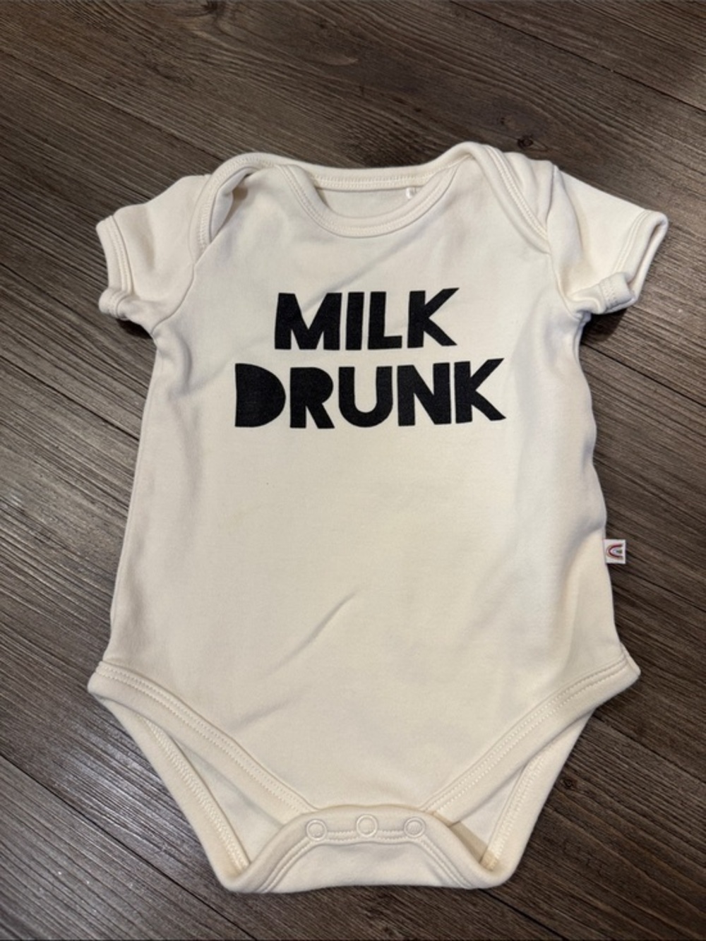 Emerson and Friends Baby Bodysuit w "MILK DRUNK" Print. 0-3 months. Like New!🌈